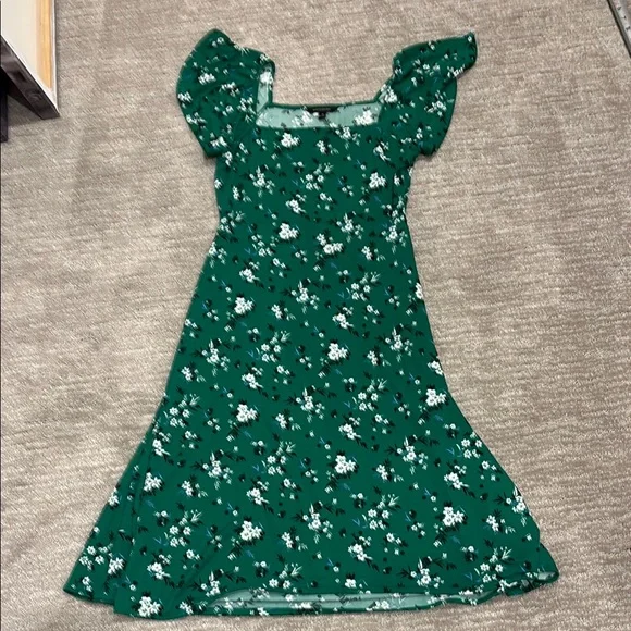 Banana Republic | Dresses | Banana Republic Green Fitted Floral Dress  Medium | Poshmark